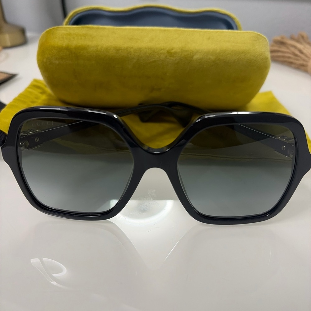 Women's Black Oversized Square Sunglasses - Polarized Smoke Lenses- Gucci